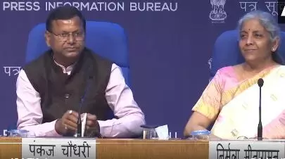 अर्थमंत्र्यांच्या युपी टाईप उत्तराने वाद, निवडणूक प्रचार तापला
