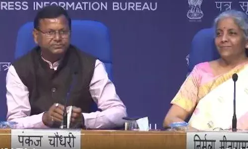 अर्थमंत्र्यांच्या युपी टाईप उत्तराने वाद, निवडणूक प्रचार तापला अर्थमंत्र्यांच्या युपी टाईप उत्तराने वाद, निवडणूक प्रचार तापला