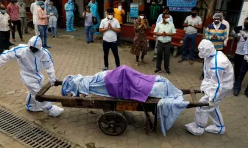 कोविड-19 पंचनामा : कोविडला विसरता कामा नये ! कोविड-19 पंचनामा : कोविडला विसरता कामा नये !