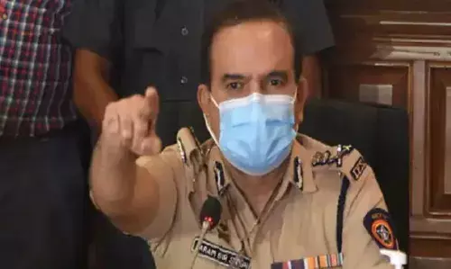 परमबीर सिंह यांचे मुख्यमंत्री उद्धव ठाकरेंवर गंभीर आरोप, शिवसेनेचे सडेतोड उत्तर परमबीर सिंह यांचे मुख्यमंत्री उद्धव ठाकरेंवर गंभीर आरोप, शिवसेनेचे सडेतोड उत्तर