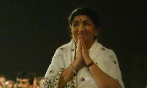 #LataMangeshkar : सुरेल युगाची अखेर, लता दीदी काळाच्या पडद्याआड #LataMangeshkar : सुरेल युगाची अखेर, लता दीदी काळाच्या पडद्याआड