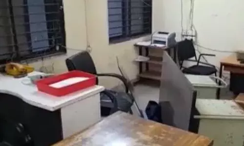 डीजे वाजवण्यास मनाई केल्याने, पोलीस ठाण्यावर हल्ला... डीजे वाजवण्यास मनाई केल्याने, पोलीस ठाण्यावर हल्ला...