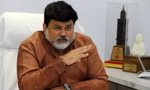 डॉ. पंडीत यांच्या नियुक्तीबाबत उदय सामंत यांची चौकशीची मागणी डॉ. पंडीत यांच्या नियुक्तीबाबत उदय सामंत यांची चौकशीची मागणी