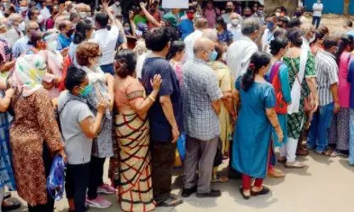 बजेटमध्ये आरोग्य खर्चावरील वाढ प्रति व्यक्ती केवळ दीड रुपया? बजेटमध्ये आरोग्य खर्चावरील वाढ प्रति व्यक्ती केवळ दीड रुपया?