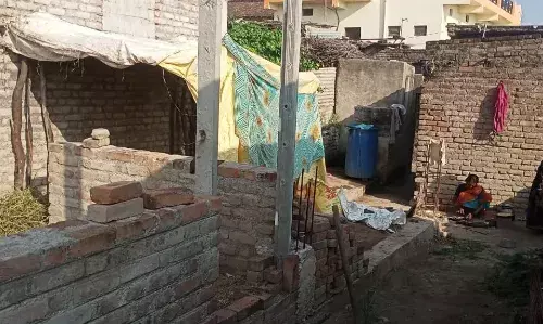 Max Maharashtra Impact : अखेर त्या दिव्यांगाच्या घराचे स्वप्न पूर्ण होणार Max Maharashtra Impact : अखेर त्या दिव्यांगाच्या घराचे स्वप्न पूर्ण होणार