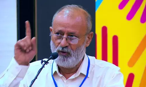 शास्त्रीय दृष्टीकोनावर हल्ला का होतोय? - गौहर रजा, शास्त्रज्ञ आणि उर्दु कवी शास्त्रीय दृष्टीकोनावर हल्ला का होतोय? - गौहर रजा, शास्त्रज्ञ आणि उर्दु कवी