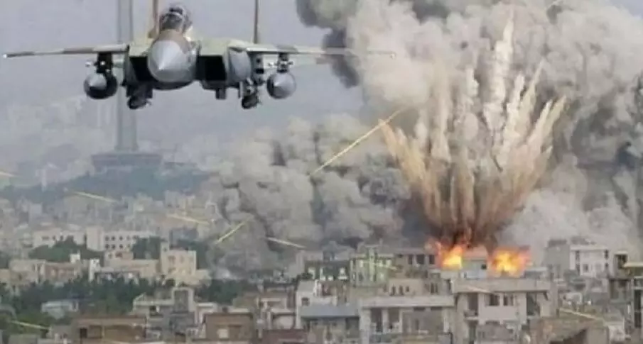 Russia vs Ukraine :  रशियाच्या क्षेपणास्त्र हल्ल्यात युक्रेनचे ७० सैनिक ठार, भारतीयांना कीव शहर सोडण्याच्या सूचना