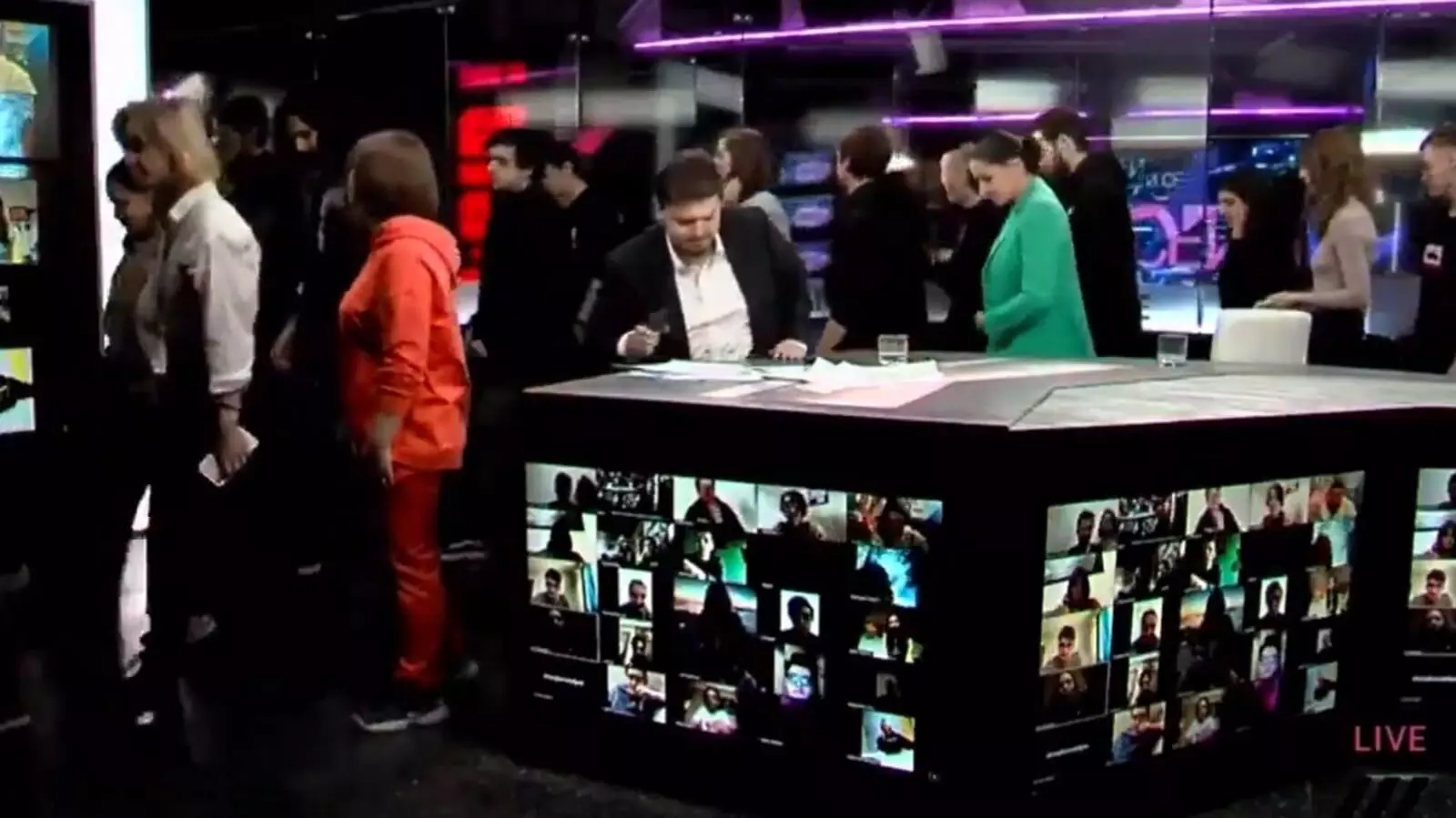 Russia Ukraine War :पुतीन यांना धक्का! रशियन टीव्हीच्या कर्मचाऱ्यांचा राजीनामा