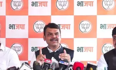 Phone Tapping : देवेंद्र फडणवीस यांना नोटीस, पोलिसांपुढे हजर होणार Phone Tapping : देवेंद्र फडणवीस यांना नोटीस, पोलिसांपुढे हजर होणार