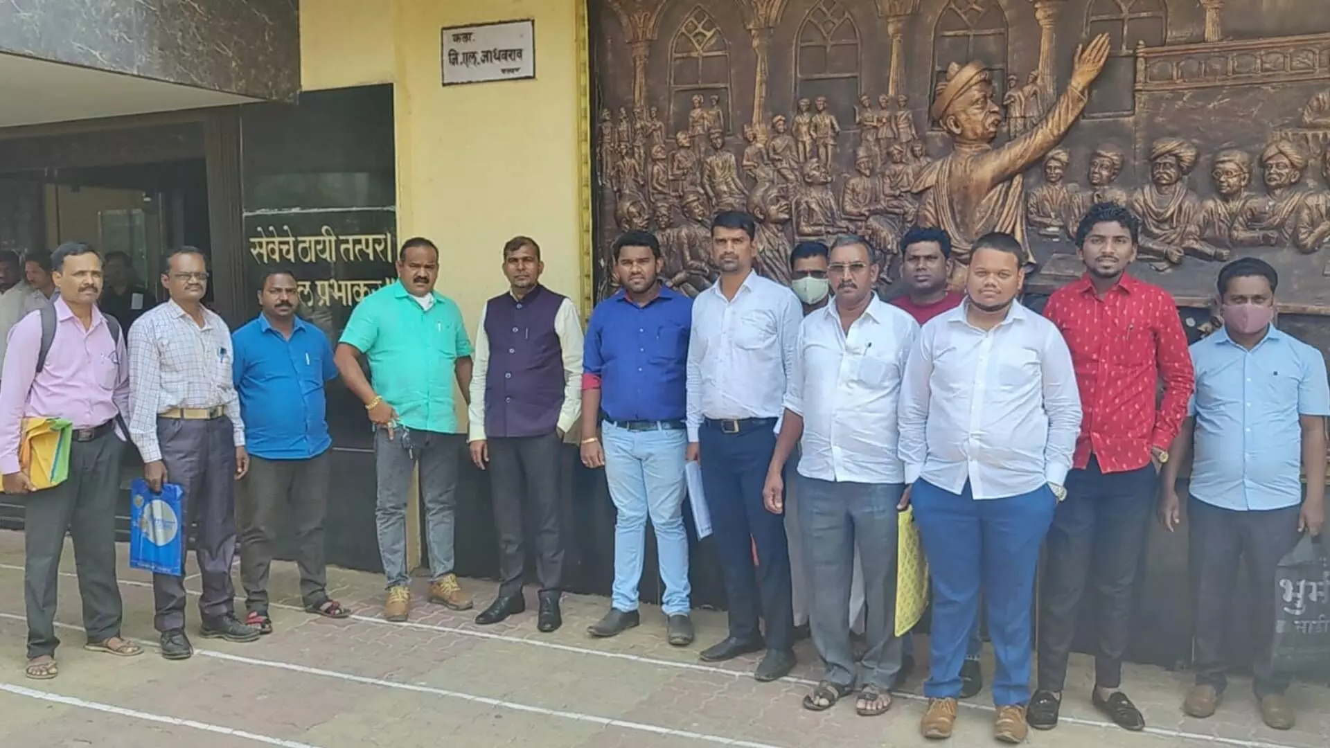गणवेश निधी अभावी विद्यार्थी गणवेशापासुन वंचित, बहुजन विद्यार्थी संघटना आक्रमक