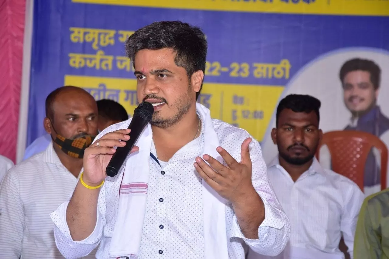 वाघाला त्याच्या क्षमतेवर विश्वास असल्याने तो कुणाला घाबरत, रोहित पवारांची पोस्ट चर्चेत