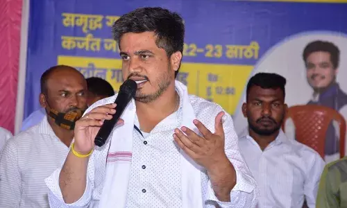 वाघाला त्याच्या क्षमतेवर विश्वास असल्याने तो कुणाला घाबरत, रोहित पवारांची पोस्ट चर्चेत वाघाला त्याच्या क्षमतेवर विश्वास असल्याने तो कुणाला घाबरत, रोहित पवारांची पोस्ट चर्चेत