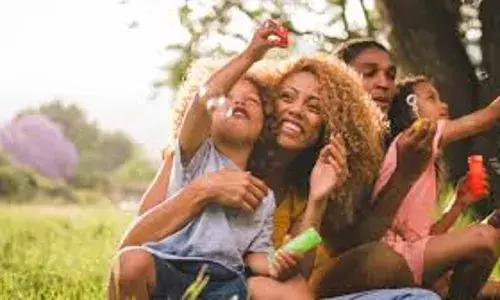 आनंदी देशांच्या यादीत भारत दुःखी?