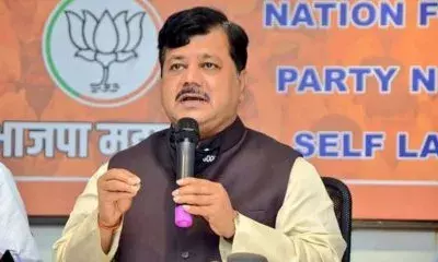 प्रवीण दरेकर यांचा जामीनअर्ज फेटाळला, मुंबै बँकेचे संचालक मंडळ बरखास्त करण्याची मागणी प्रवीण दरेकर यांचा जामीनअर्ज फेटाळला, मुंबै बँकेचे संचालक मंडळ बरखास्त करण्याची मागणी