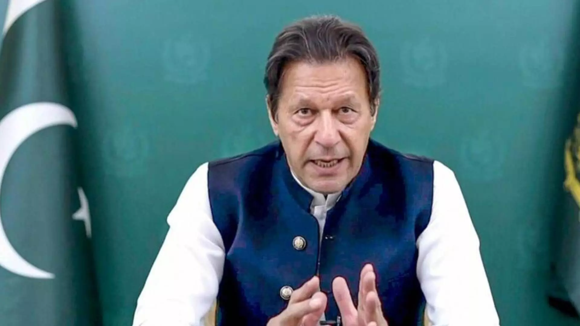 पाकिस्तानमध्ये निवडणूक: इम्रान खान यांच्या निर्णयाने राजकीय संकट…