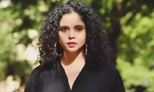 ED ला दणका, पत्रकार राणा अय्युबला देशाबाहेर प्रवासाची सशर्त परवानगी ED ला दणका, पत्रकार राणा अय्युबला देशाबाहेर प्रवासाची सशर्त परवानगी