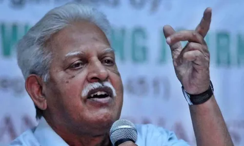 Bhima Koregaon : वरावरा राव यांना तीन महीन्यासाठी जामीन : कायम जामीनास कोर्टाचा नकार Bhima Koregaon : वरावरा राव यांना तीन महीन्यासाठी जामीन : कायम जामीनास कोर्टाचा नकार