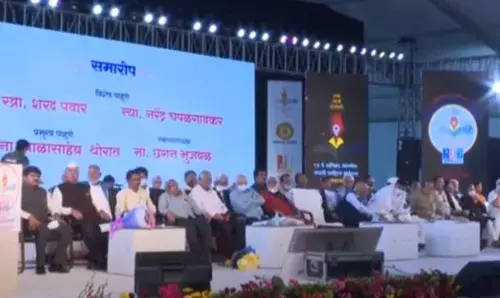 साहित्य संमेलनातील कट्टा म्हणजे कवींची निव्वळ थट्टा, एका कवीची खंत साहित्य संमेलनातील कट्टा म्हणजे कवींची निव्वळ थट्टा, एका कवीची खंत