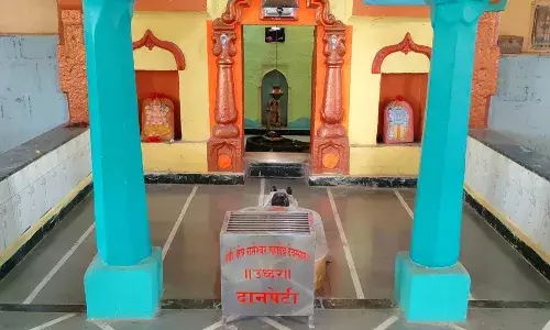 देवस्थानांचे व्यवहार कॅशलेस करा, गावकऱ्यांचा आंदोलनाचा निर्धार देवस्थानांचे व्यवहार कॅशलेस करा, गावकऱ्यांचा आंदोलनाचा निर्धार