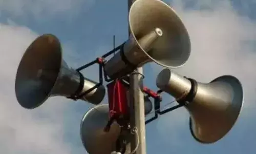 मोदी सरकारमधील एका पक्षाचे राज ठाकरेंना आव्हान, मशिदींना देणार संरक्षण मोदी सरकारमधील एका पक्षाचे राज ठाकरेंना आव्हान, मशिदींना देणार संरक्षण