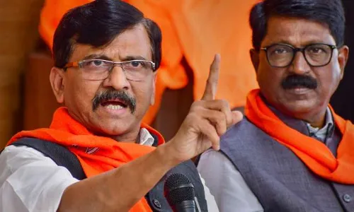 डोक्यावरुन पाणी गेलं तर त्यांना पाण्यात बुडवणार – संजय राऊत