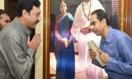 Rajyasabha Election : संभाजीराजेंची शिवसेनेकडून कोंडी, राज्यसभेचा मार्ग कठीण? Rajyasabha Election : संभाजीराजेंची शिवसेनेकडून कोंडी, राज्यसभेचा मार्ग कठीण?