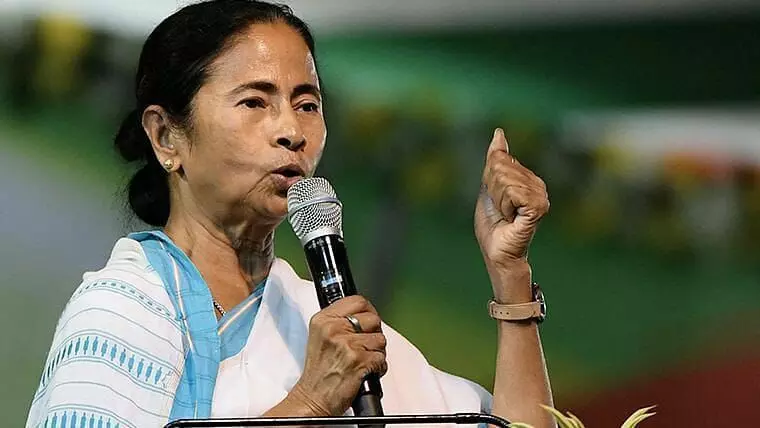 #WestBengal  मुख्यमंत्री-राज्यपाल संघर्ष शिगेला: ममता बॅनर्जी होणार कुलपती