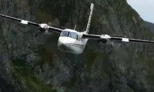 नेपाळमध्ये प्रवासी विमान बेपत्ता, ४ भारतीय प्रवाशांचा समावेश नेपाळमध्ये प्रवासी विमान बेपत्ता, ४ भारतीय प्रवाशांचा समावेश