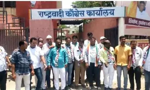 एकनाथ खडसेंना राष्ट्रवादीची उमेदवारी, मंत्रीपद देण्याची समर्थकांची मागणी एकनाथ खडसेंना राष्ट्रवादीची उमेदवारी, मंत्रीपद देण्याची समर्थकांची मागणी