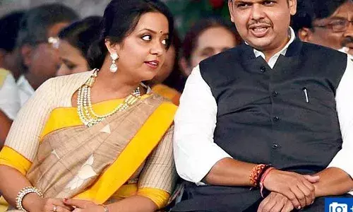 तुम्हाला नुपूर व्हायचे आहे का? नीलम गोऱ्हेंचा अमृता फडणवीस यांना सवाल