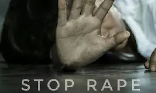 ब्लकमेल करत तरुणीवर दीड वर्ष ७ जणांचा अत्याचार, पीडितेची आत्महत्या ब्लकमेल करत तरुणीवर दीड वर्ष ७ जणांचा अत्याचार, पीडितेची आत्महत्या