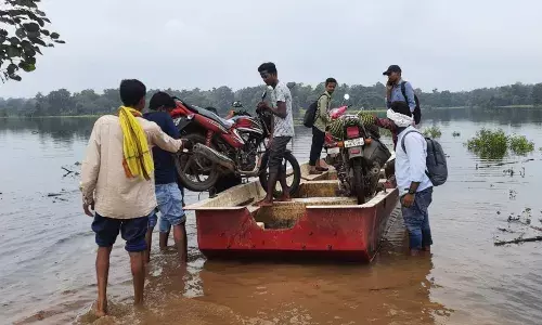 आदिवासींच्या व्यथांचे पत्रच बनले हायकोर्टात याचिका