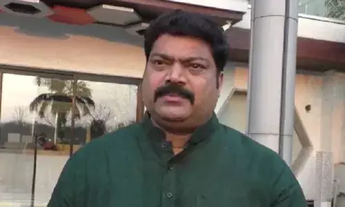 मनसे आमदाराचे मत कुणाला? राजू पाटील यांनी वाढवला सस्पेन्स मनसे आमदाराचे मत कुणाला? राजू पाटील यांनी वाढवला सस्पेन्स