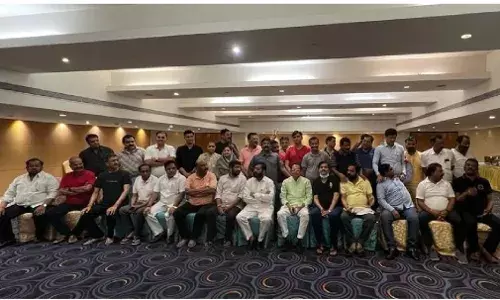 फिर मिलेंगे असं सांगत एकनाथ शिंदे यांचे उड्डाण