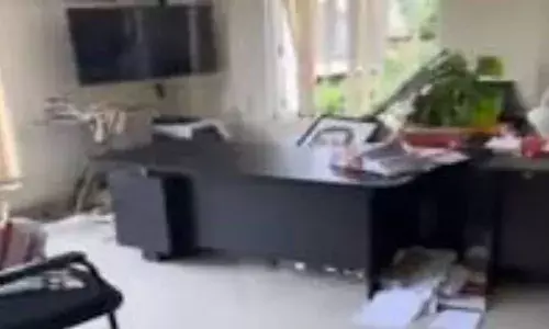 राहुल गांधी यांच्या कार्यालयावर हल्ला