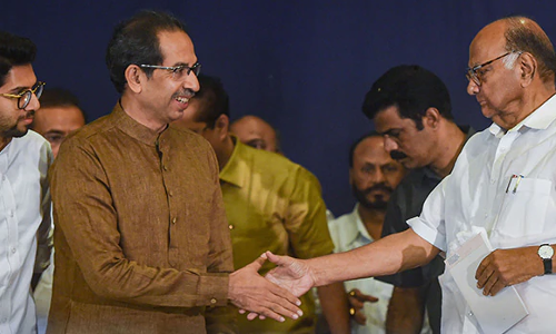 बहुमत चाचणीपूर्वी महाविकास आघाडीला दिलासा