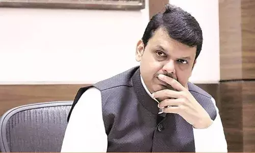 देवेंद्र फडणवीस यांची अडचण, कृषी दिनाच्या ट्वीटमधून उघड