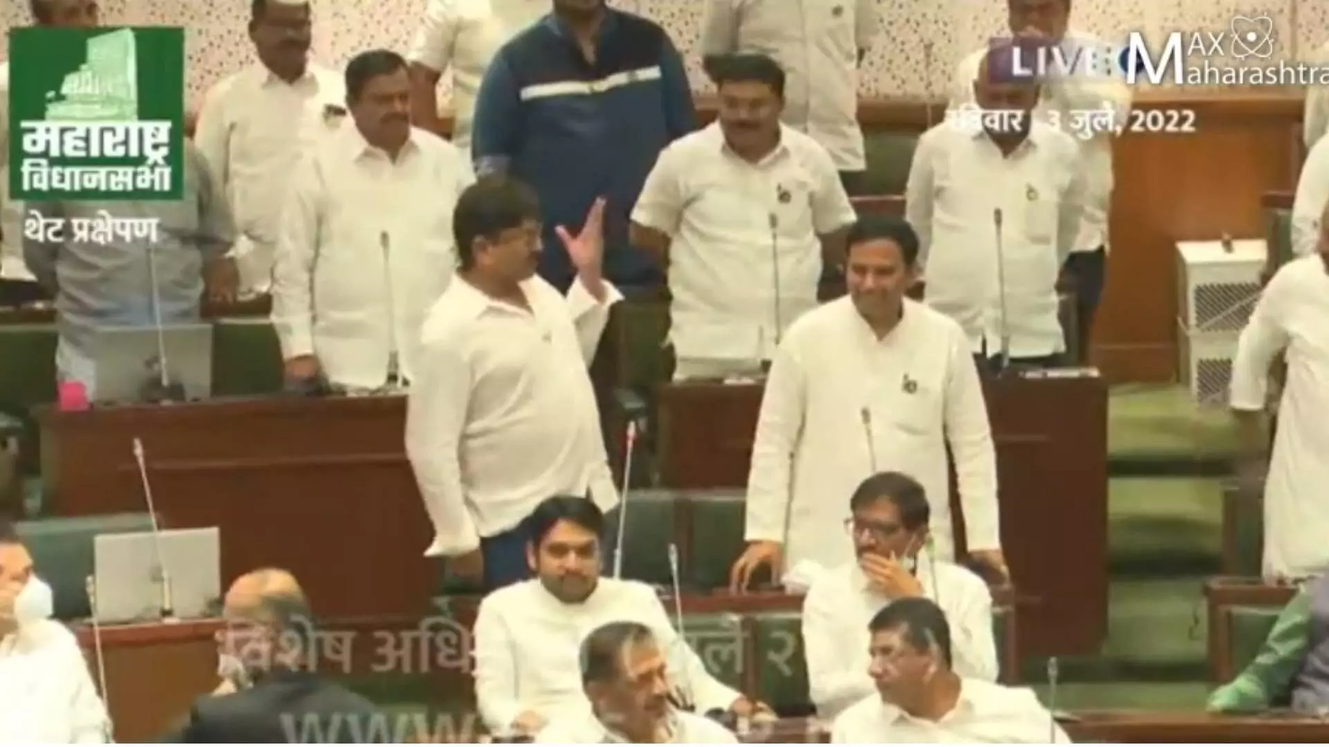 #Assembly : ऐसे वैसे कैसे कैसे हो गए...काँग्रेस आमदाराचा टोला