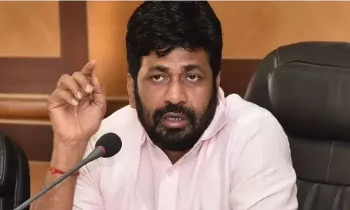 बच्चू कडू : आता झेंडा सोडून अजेंडाकडे जावं लागन बच्चू कडू : आता झेंडा सोडून अजेंडाकडे जावं लागन