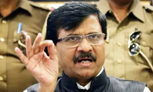 बंडखोरांना पैसे आणि आणखी काही मिळाले: संजय राऊत