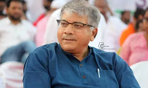 प्रकाश आंबेडकर LIVE : एकनाथ शिंदे सरकार कायद्याने आले आहे का ? प्रकाश आंबेडकर LIVE : एकनाथ शिंदे सरकार कायद्याने आले आहे का ?