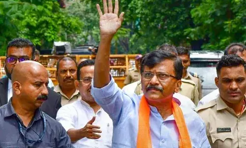 संजय राऊत यांच्या घरी ED ची टीम संजय राऊत यांच्या घरी ED ची टीम