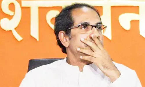 उद्धव ठाकरेंचे संघटन कौशल्य कमी पडत आहे का?