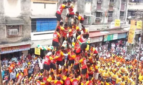 दहीहंडीचा क्रीडा प्रकारात समावेश, आयोजक खूश दहीहंडीचा क्रीडा प्रकारात समावेश, आयोजक खूश