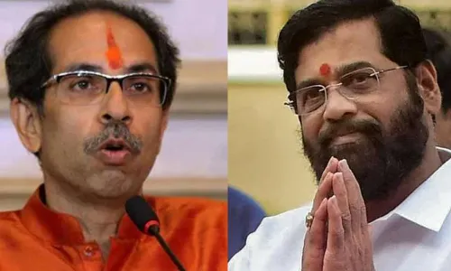 सुप्रीम कोर्टाचा दिलासा कुणाला, शिंदे की उद्धव ठाकरे? सुप्रीम कोर्टाचा दिलासा कुणाला, शिंदे की उद्धव ठाकरे?