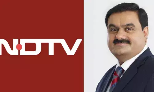 NDTV वर अदानींचा कब्जा, राजीनाम्याच्या चर्चेवर रवीशकुमार यांचे उत्तर NDTV वर अदानींचा कब्जा, राजीनाम्याच्या चर्चेवर रवीशकुमार यांचे उत्तर