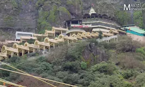 सप्तश्रुंगी गडावर होणार १०० स्वच्छता गृहांची निर्मिती, एकनाथ शिंदेनी दिली मंजुरी