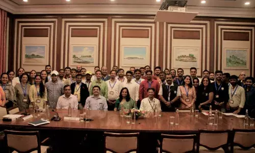 महाराष्ट्राचे सौंदर्य आणि वारसा दाखवण्यासाठी 50 नवीन राज्य पर्यटक मार्गदर्शक सज्ज