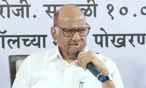 कुठे गेले अच्छे दिन?, शरद पवार यांचा पंतप्रधान मोदींना सवाल कुठे गेले अच्छे दिन?, शरद पवार यांचा पंतप्रधान मोदींना सवाल