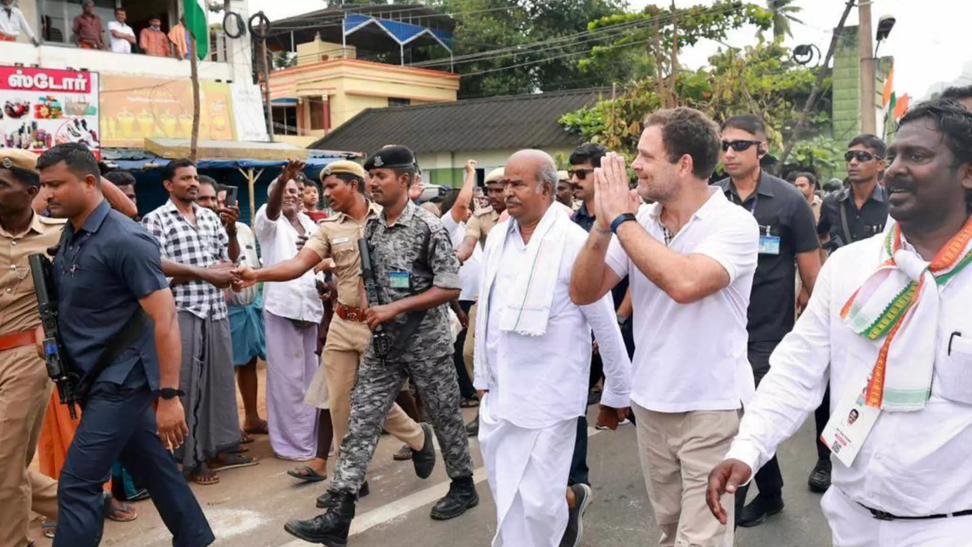 भविष्य नसलेले इतिहासाकडे बोट दाखवतात, राहुल गांधींचा टोला कुणाला?